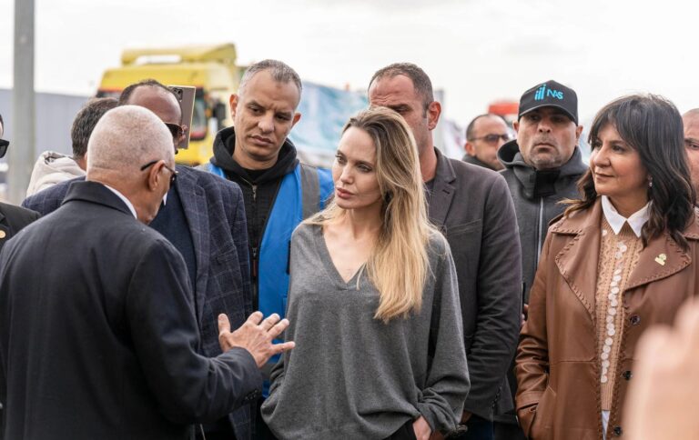 Angelina Jolie, Refah Sınır Kapısı’nı ziyaret etti