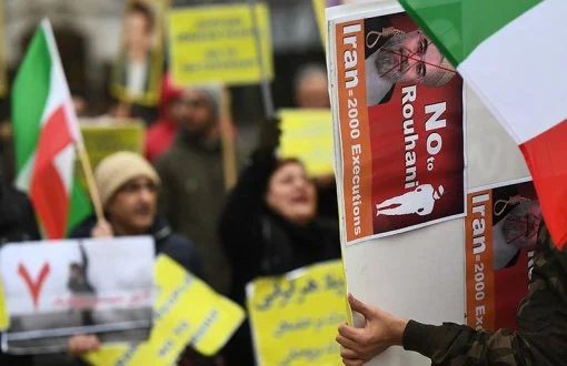 İran’da yönetime karşı büyük protesto