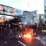 iran-daki-gosterilerde-bilanco-agirlasiyor-olu-sayisi-29-a-yukseldi-2074