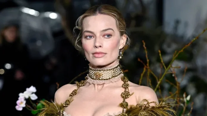 Dilara Fındıkoğlu imzası: Margot Robbie, Wuthering Heights filminin galasında büyüledi