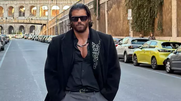 Can Yaman paylaştığı pozla sosyal medyayı salladı