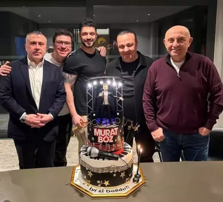 Murat Boz’a Sürpriz Doğum Günü