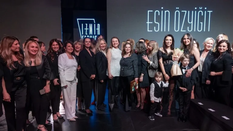 İzmir’de moda şov