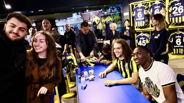 Yıldızlara sevgi seli