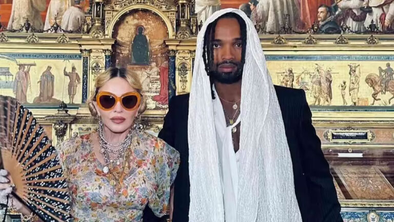 Coachella’da Madonna Rüzgârı: Genç Sevgilisiyle Dans Etti