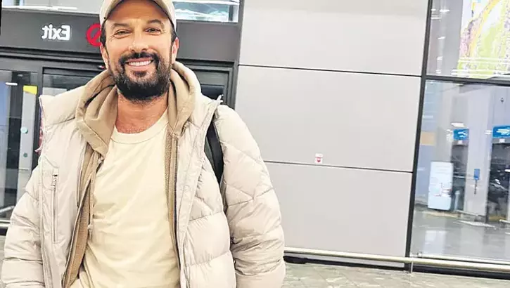 Tarkan’dan Marş Sürprizi
