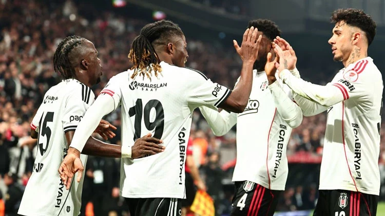 Kartal kupada kanatlandı