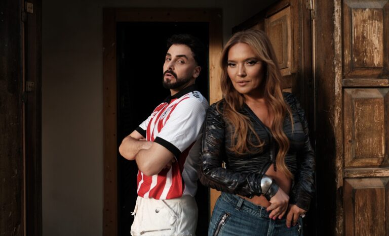 2 düet geliyor
