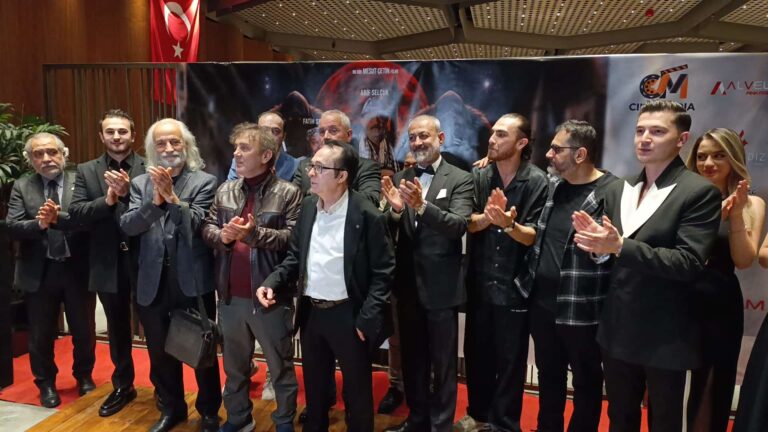 Karabasan filminin galasında duygusal anlar yaşandı