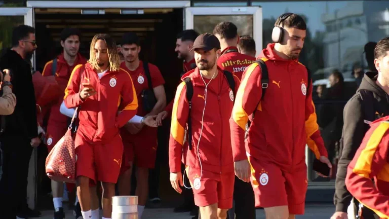 Galatasaray kafilesi Göztepe maçı için İzmir’e ulaştı