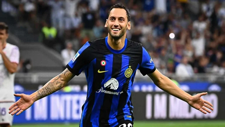 Hakan Çalhanoğlu’ndan Roma ağlarına müthiş gol!