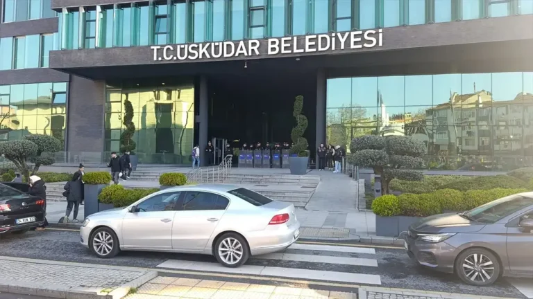 Üsküdar Belediyesine rüşvet ve usulsüzlük operasyonu: 20 gözaltı