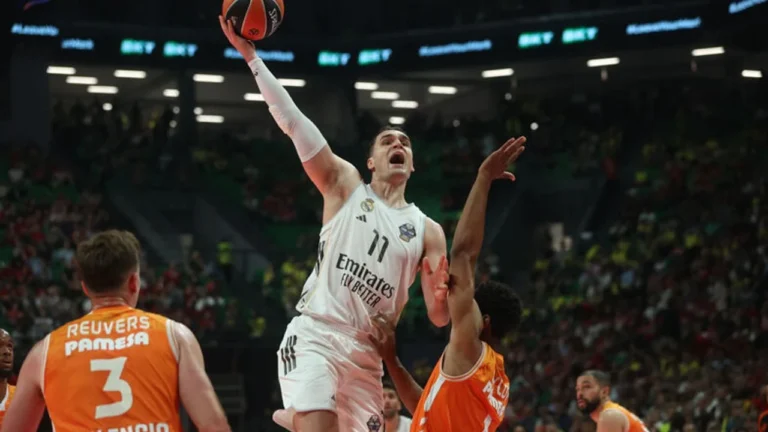 Real Madrid kazandı ve EuroLeague’de finalin adı belli olduReal Madrid kazandı ve EuroLeague’de finalin adı belli oldu