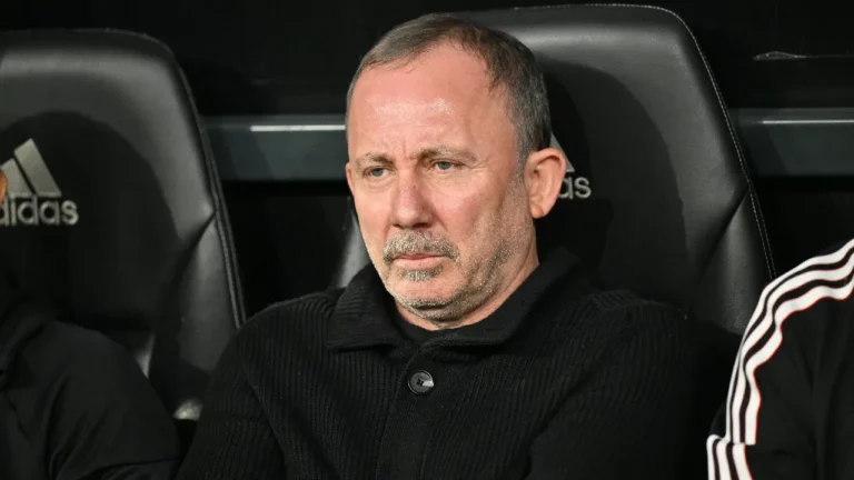 Beşiktaş kupadan elendi, taraftar istifaya davet etti