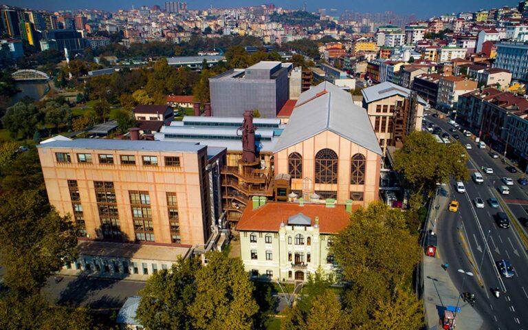 İstanbul Bilgi Üniversitesi Erdoğan’ın imzasıyla kapatıldı