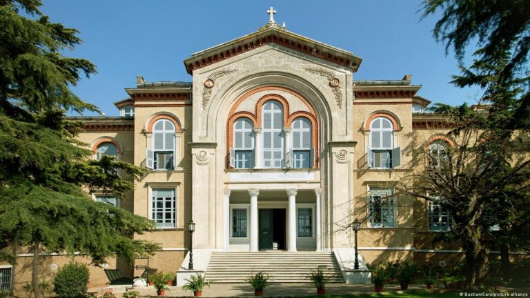 HEYBELİADA RUHBAN OKULU SÜRECİ HIZ KAZANDI