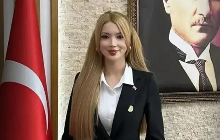‘BARBIE KAYMAKAM’ ATAMALARDA DİKKAT ÇEKTİ