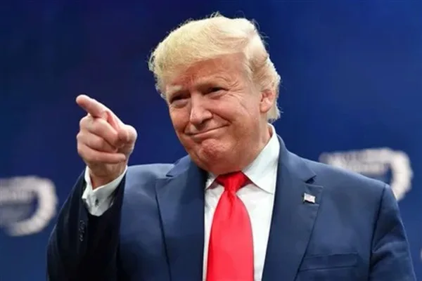 DONALD TRUMP’ın GELİRİ 2,2 MİLYAR DOLARA ULAŞTI