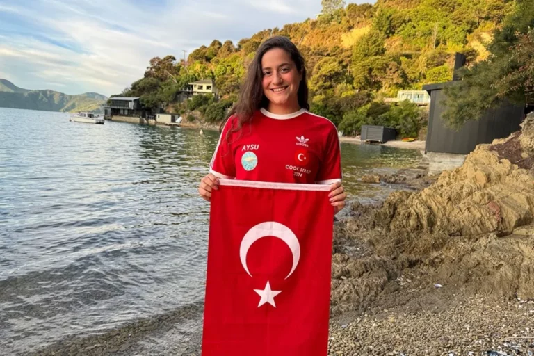 AYSU TÜRKOĞLU TSUGARU KANALI’NDA TARİH YAZDI