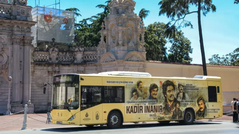 KADİR İNANIR’A ÖZEL VEFA OTOBÜSÜ YOLLARDA