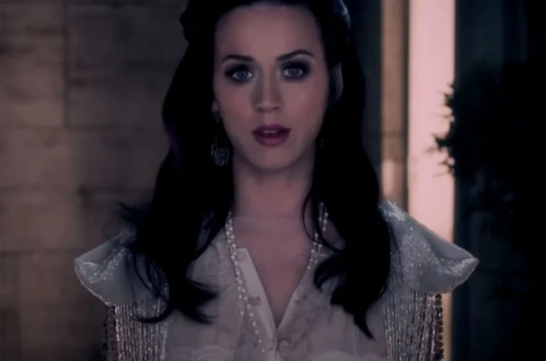 KATY PERRY’DEN BEYAZ SARAY’A ŞARKI TEPKİSİ