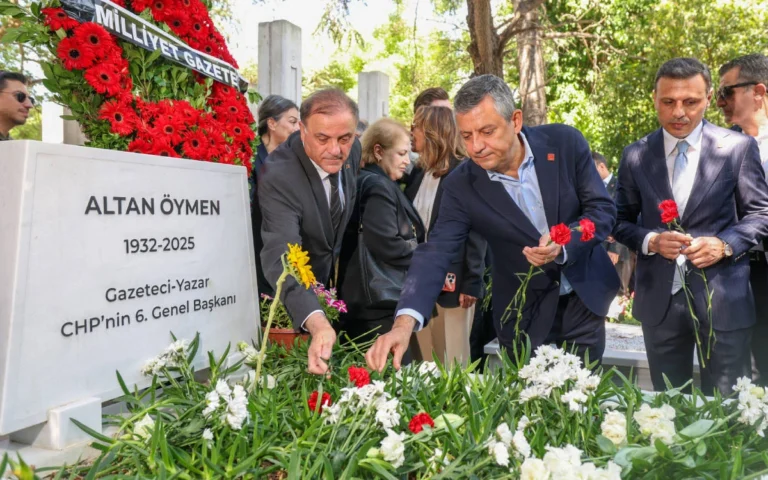YENİ PARTİ İÇİN DÜĞMEYE BASILMASI BEKLENİYOR