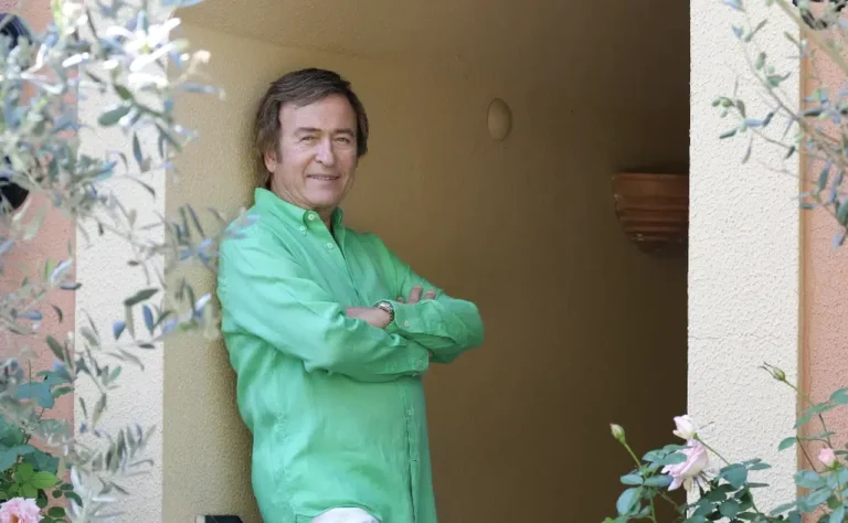 EROL EVGİN ‘ZARF’ İLE MÜZİKSEVERLERLE BULUŞTU