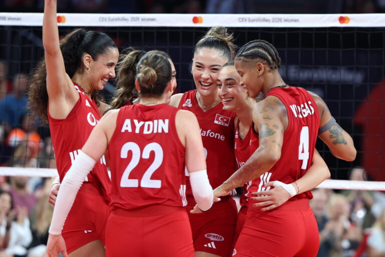 FİLENİN SULTANLARI ALMANYA’YI 3-1 YENDİ
