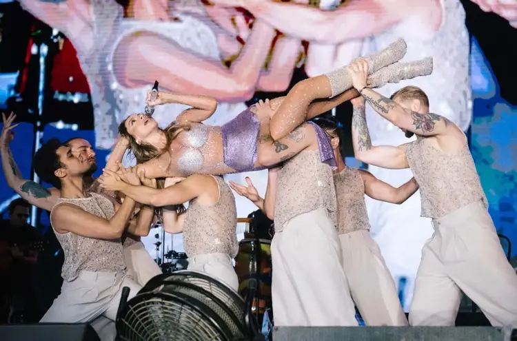 HADİSE İSTANBUL FESTİVALİ’NİN KAPANIŞINI YAPTI